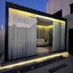 عمل مجلس زجاج في العين