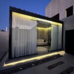 عمل مجلس زجاج في العين